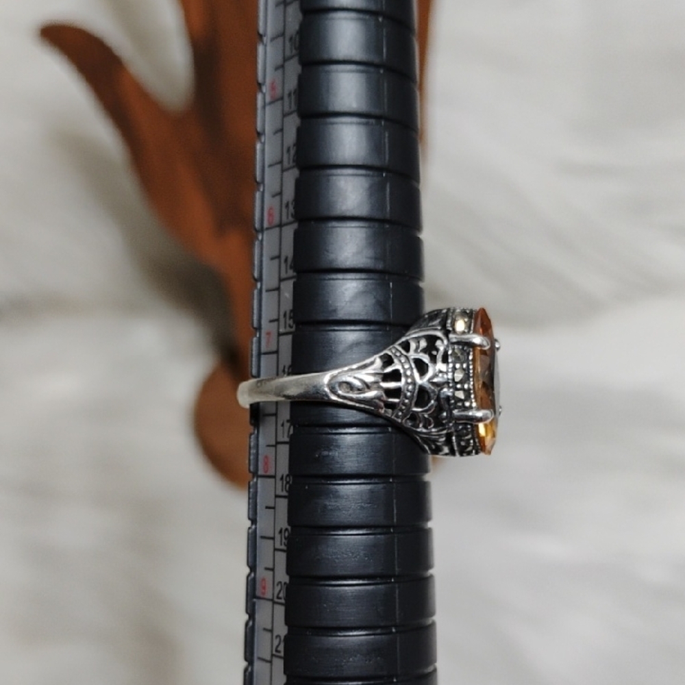 SALE! Intricate 925 Sterling Silver Marcasite & Citine Stone Ring - Picture 4 of 11